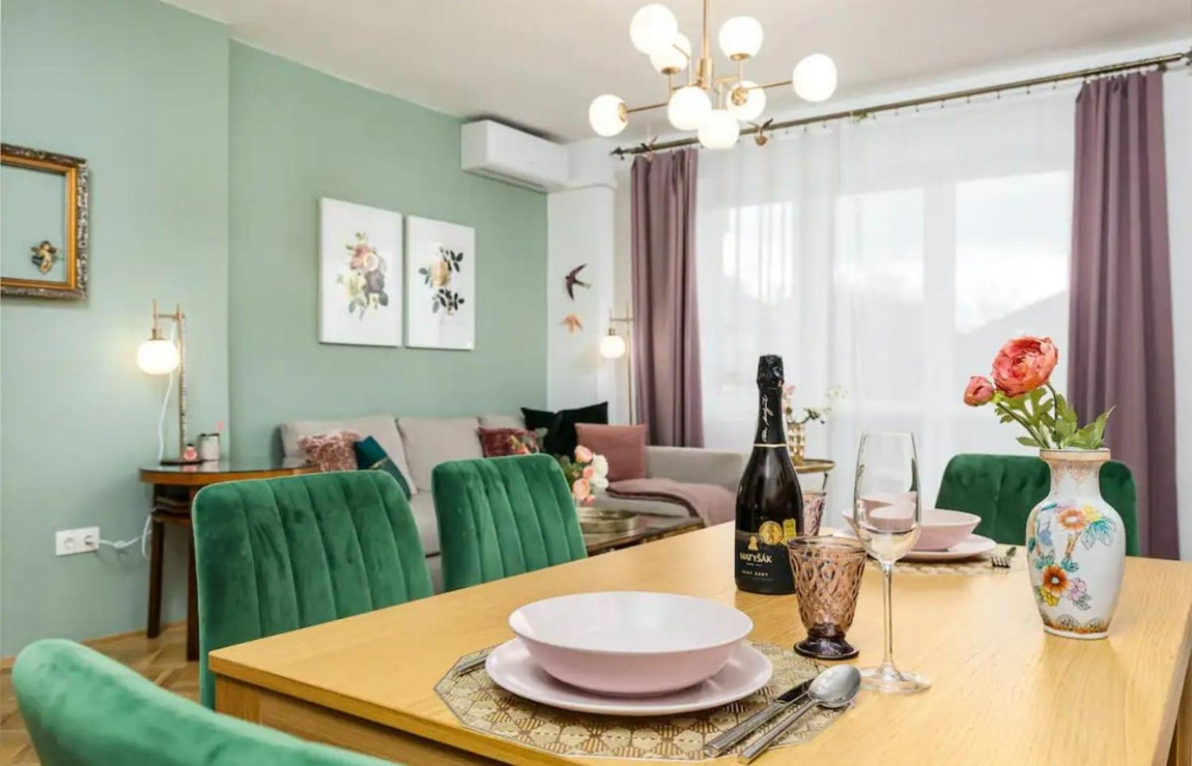 Elegant Escape By Buda Castle For Pleasure Seekers Βουδαπέστη Εξωτερικό φωτογραφία